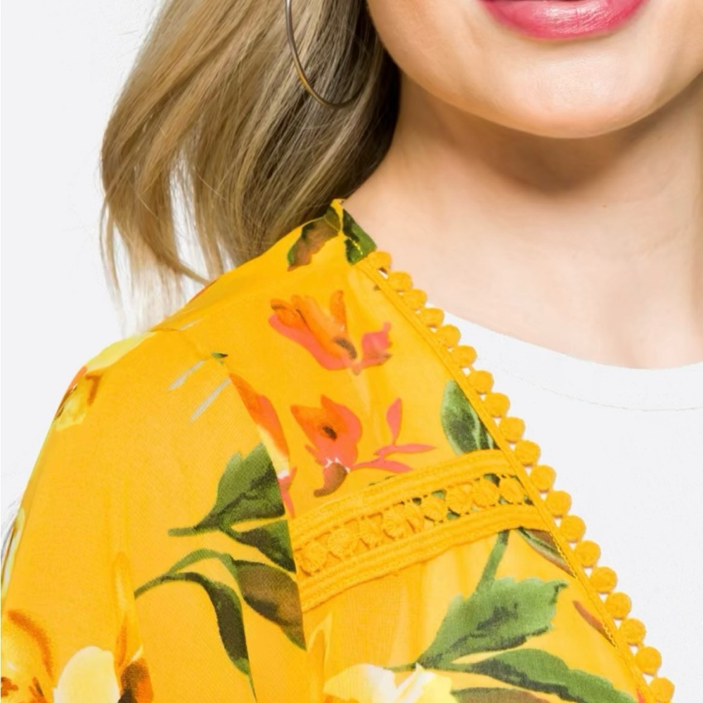 Emory Park Landy Crochet Trim Open Front Woven Top - Picture 4 of 7